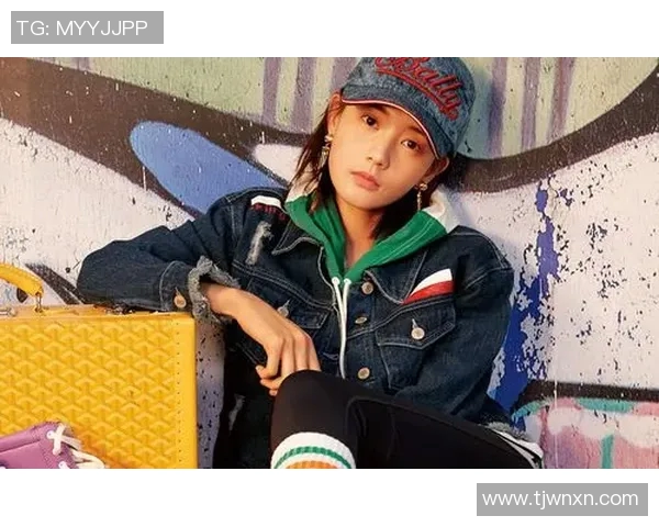 时尚与运动完美结合足球明星款手拿包让你成为街头焦点 时尚与运动完美结合足球明星款手拿包让你成为街头焦点